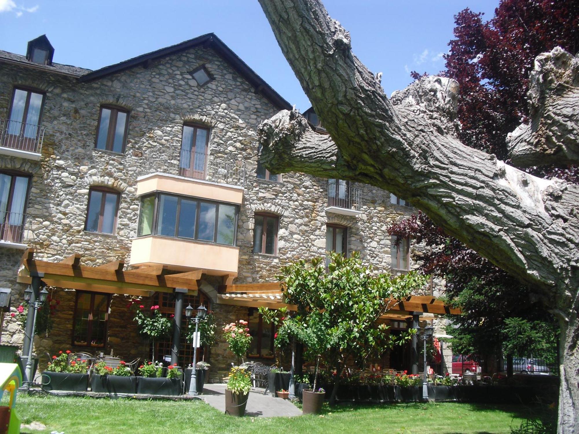 Hostal Vall D'Aneu By Arcas & Sambola Esterri d'Àneu Exteriör bild
