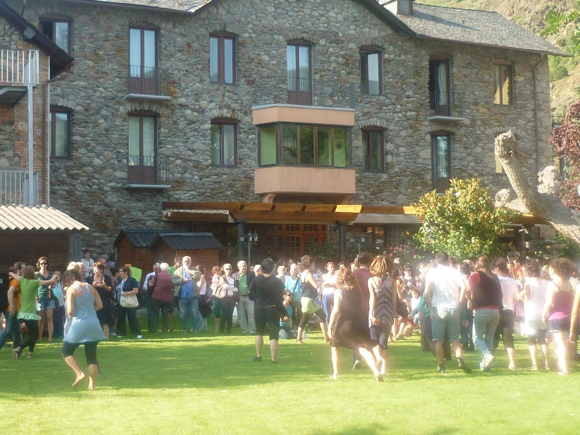 Hostal Vall D'Aneu By Arcas & Sambola Esterri d'Àneu Exteriör bild